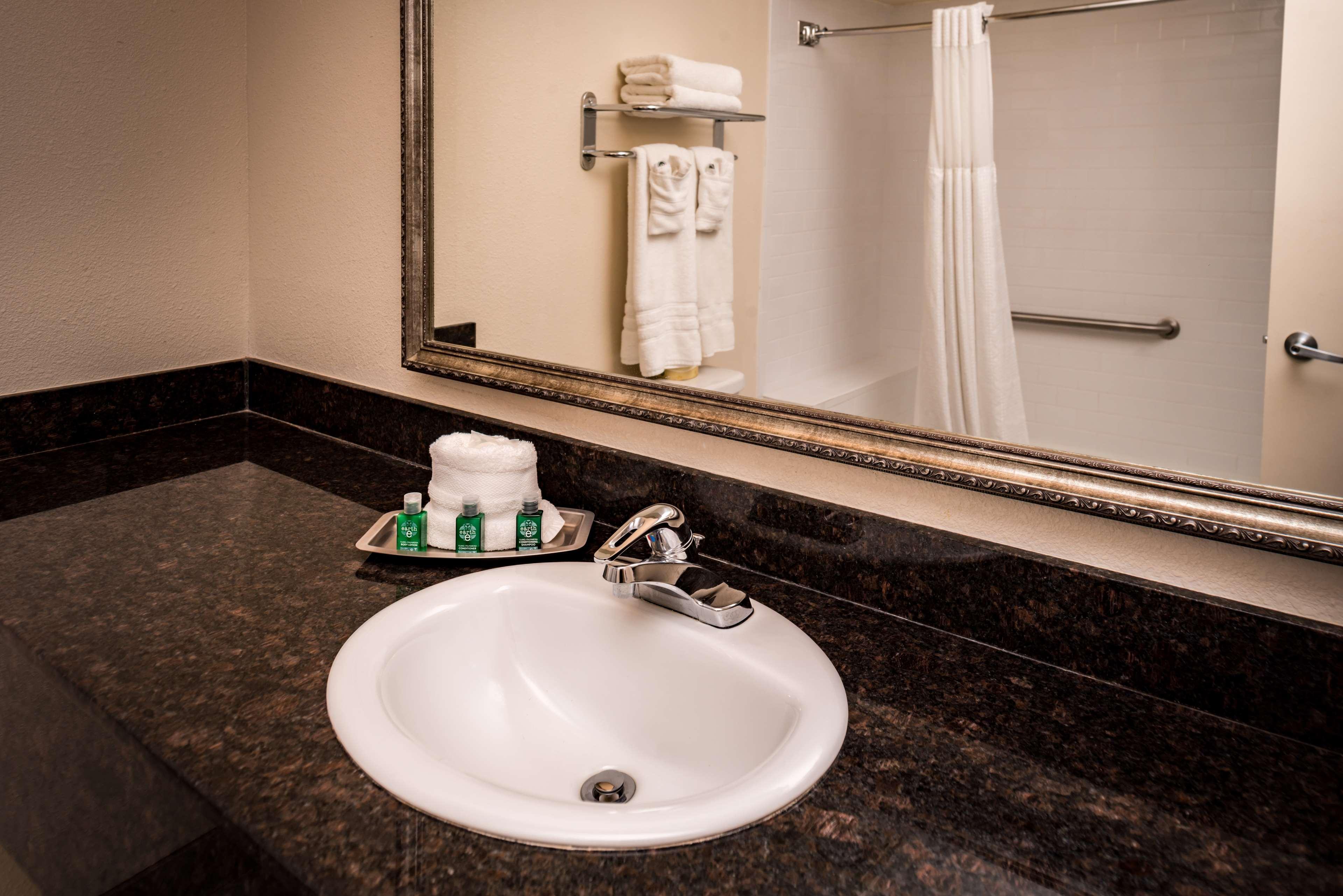Best Western Airport Albuquerque InnSuites Hotel&Suites Exterior foto