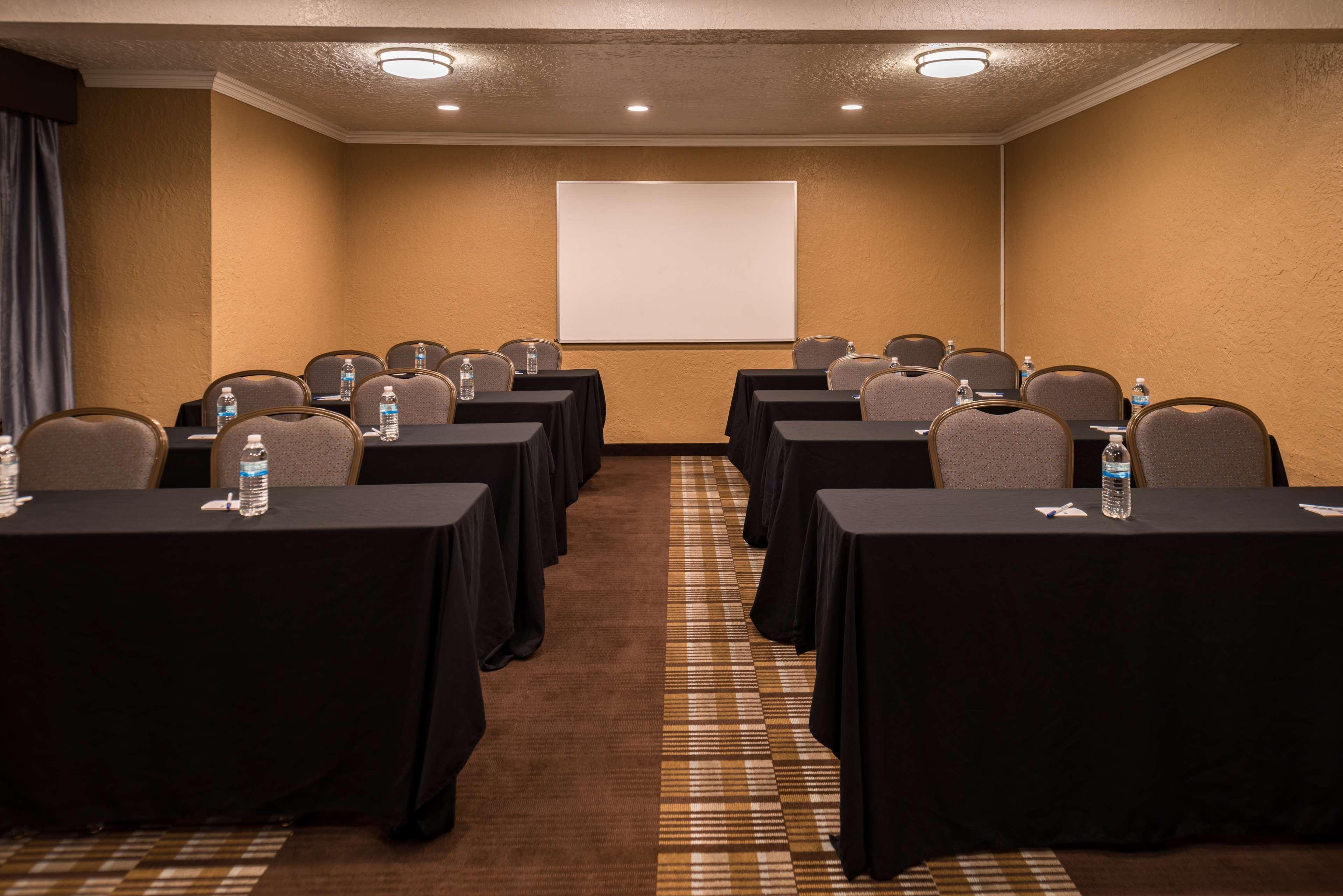Best Western Airport Albuquerque InnSuites Hotel&Suites Exterior foto