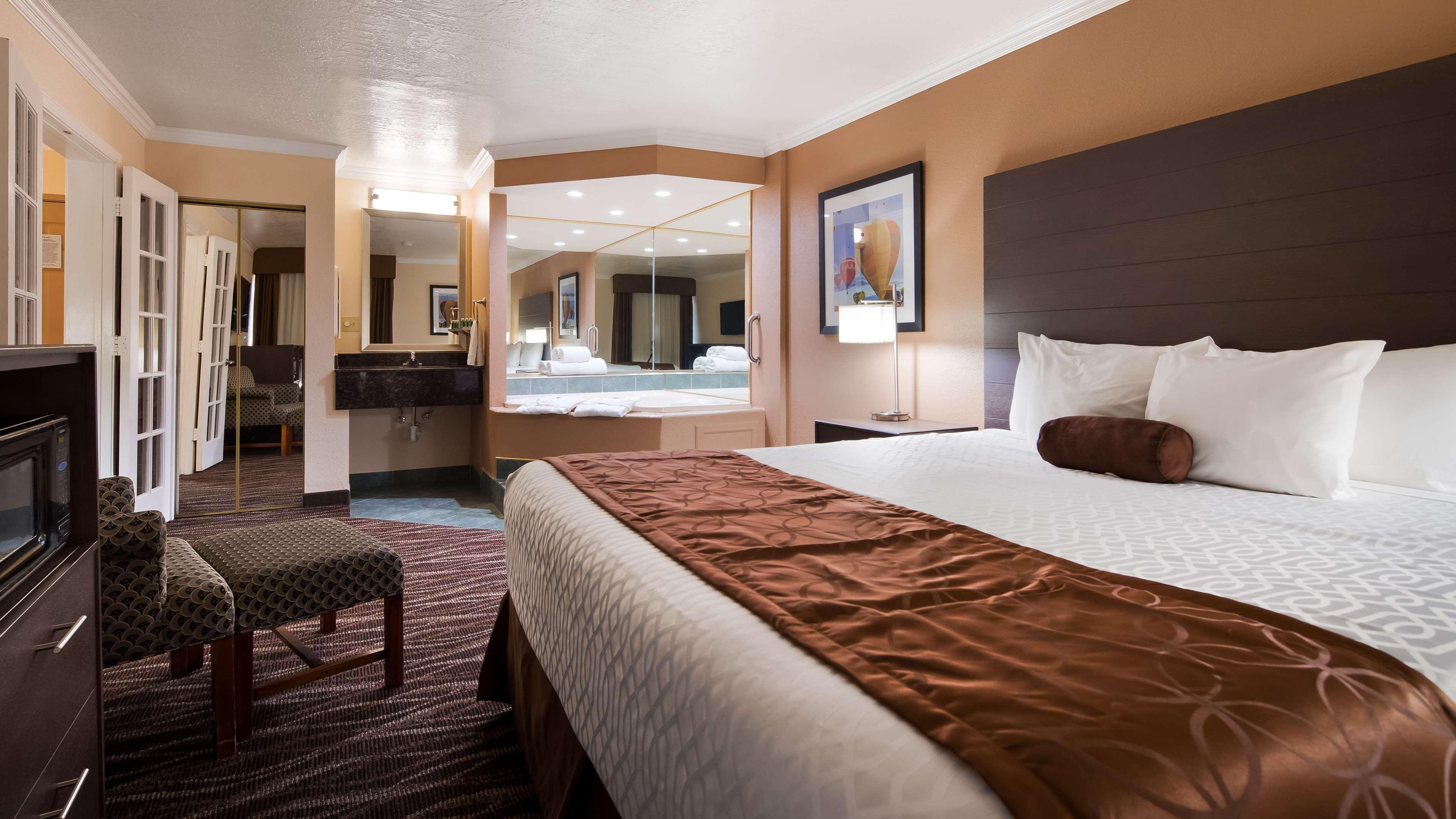 Best Western Airport Albuquerque InnSuites Hotel&Suites Exterior foto