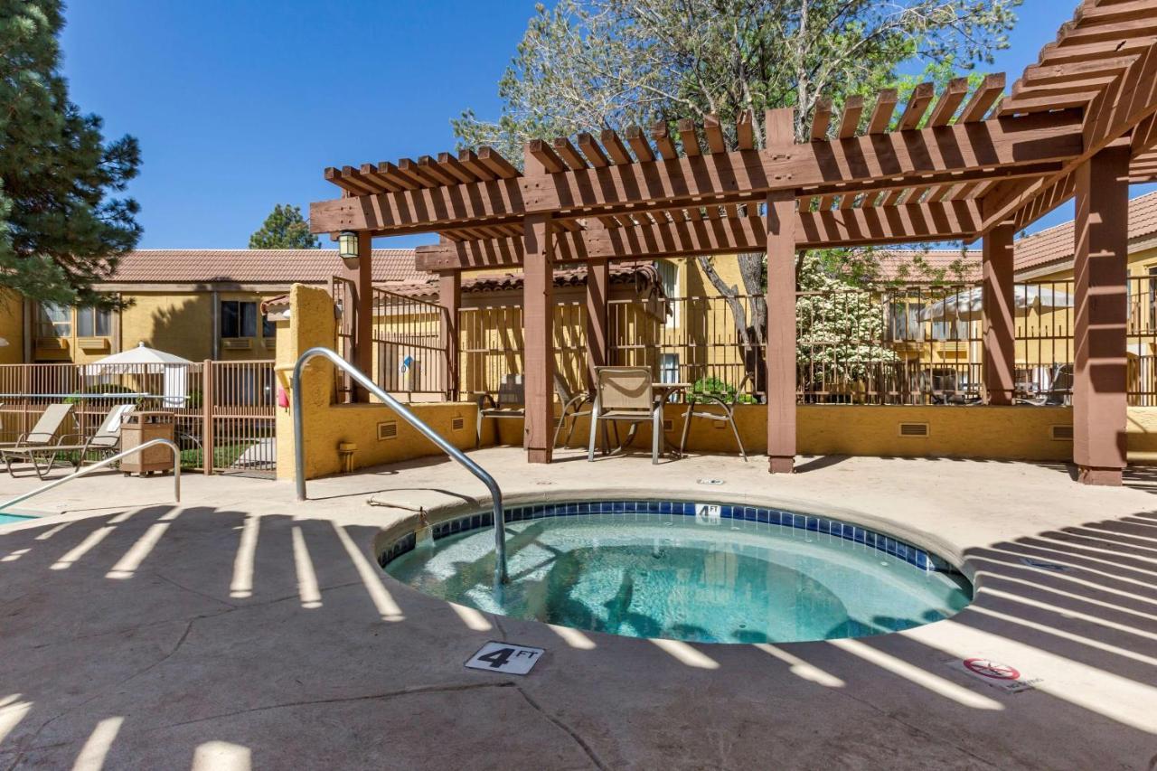 Best Western Airport Albuquerque InnSuites Hotel&Suites Exterior foto