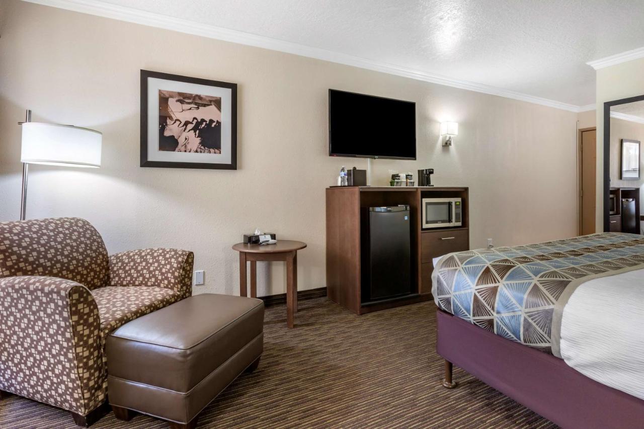 Best Western Airport Albuquerque InnSuites Hotel&Suites Exterior foto